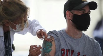 Brasil já vacinou 70% da população com duas doses ou dose única contra Covid-19